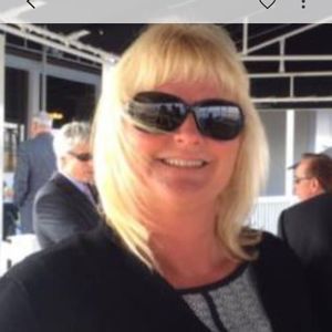 Meet your Posher, Eva